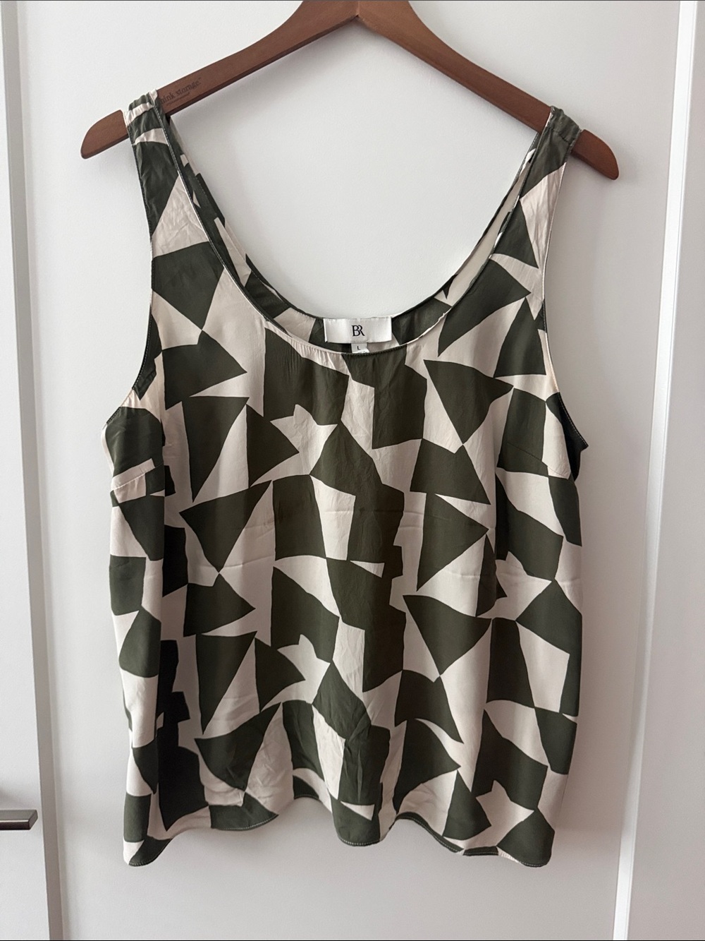 Banana Republic 100% Silk Olive & Cream Abstract Print Shell